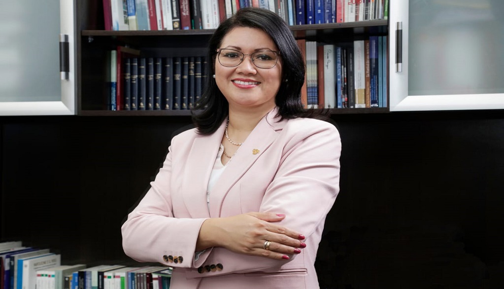 Autoridad de la facultad Conoce a la autoridad de la Facultad de Derecho, Rosa Shiutaw Moreno.