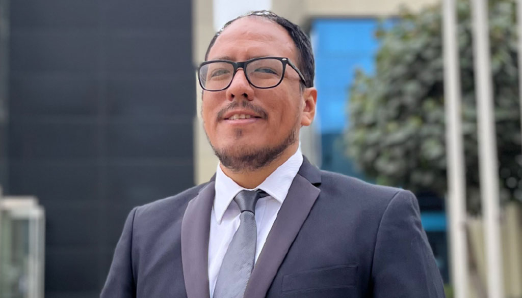 Eli Malvaceda Espinoza Eli Malvaceda Espinoza